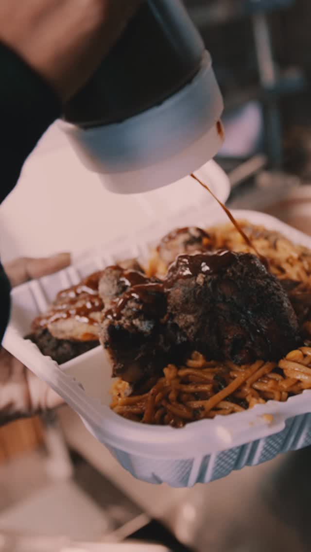 Sauce drizzle